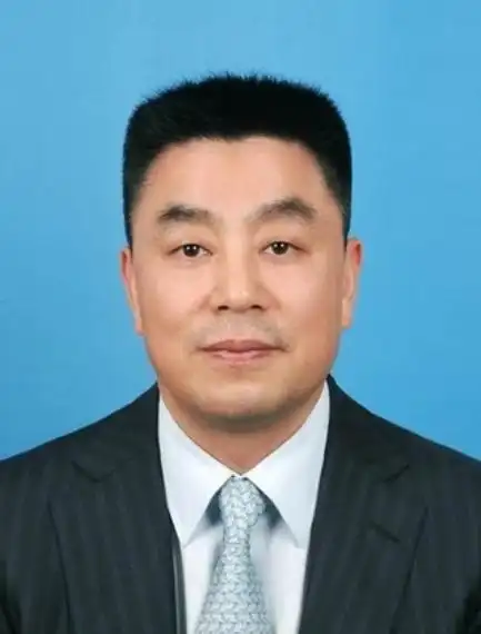 高自民余新国任深圳市委常委