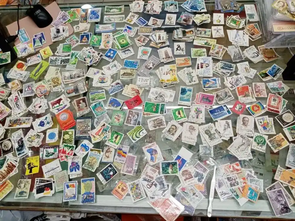 又回收了一堆老邮票.