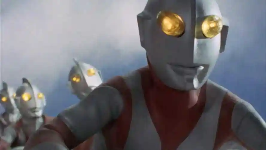 奥特曼搞笑瞬间四兄弟懵逼抬头戴拿锤地狂笑爱迪老师就是一款表情包