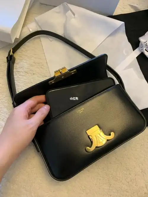 celine凯旋门腋下包|小巧可爱又耐装9399