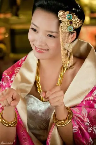 组图:林源《王的女人》造型多变情感曲折_高清图集_新浪网