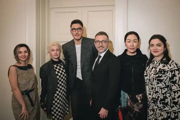 胡兵米兰时装周座谈会演讲 分享多年时尚工作经验