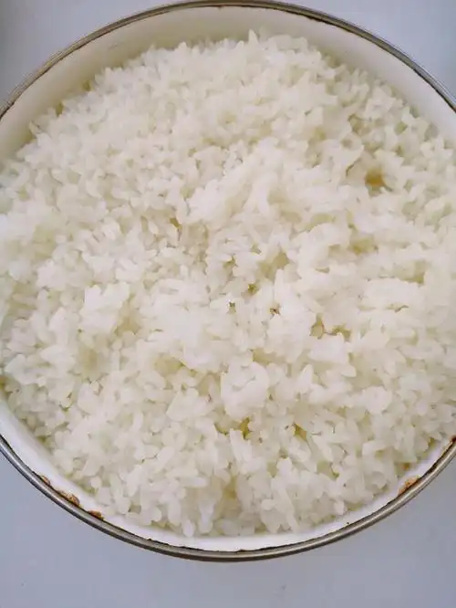 「网红菠萝米饭」的做法 配方,颜色靓丽,四溢飘香,鲜美好吃