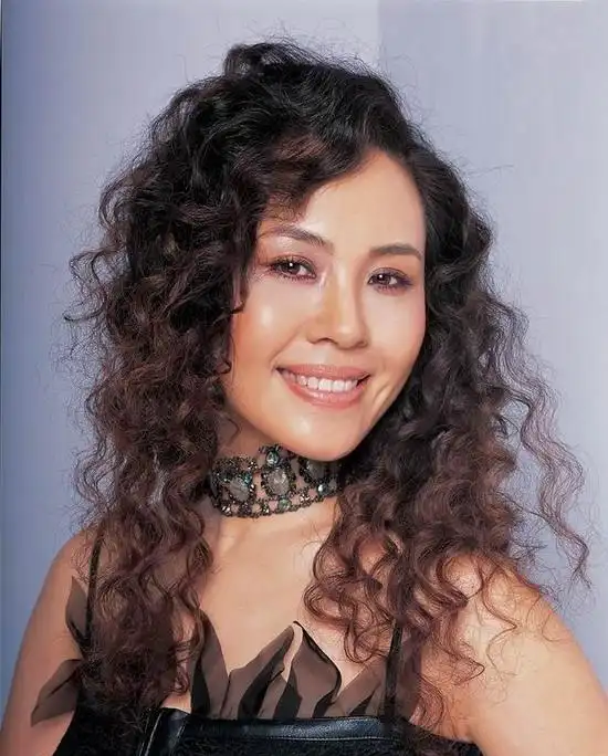 王莹展现"另类"美声 吃辣椒有益嗓子(图)