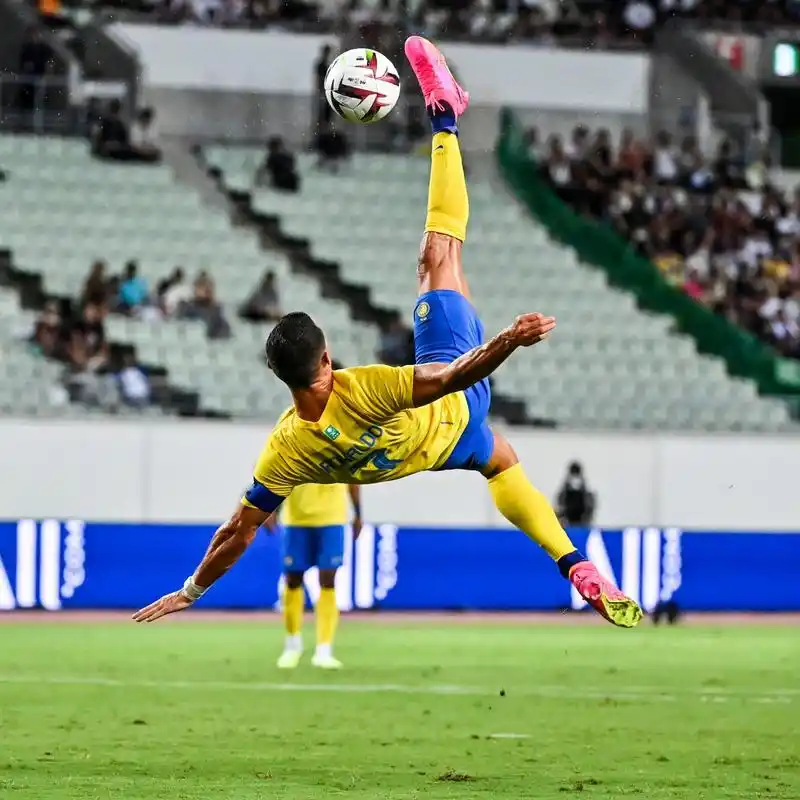 c罗多大年纪了,这个岁数还能高质量完成倒挂金钩的射门?