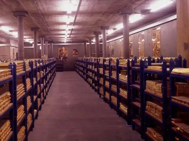 世界上最大的金库,可以装下11万块金砖,还允许游客参观!