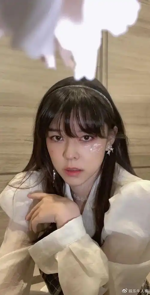 小娇妻郝一点也开始耍大牌,为了拍视频拒不配合测体温,粉丝.