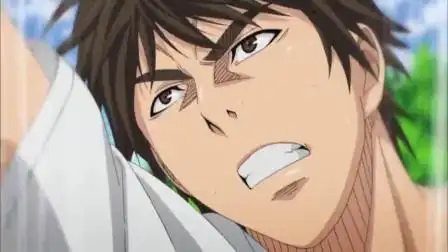 冰室太嚣张了,居然同意紫原不参与进攻,这让黑子很生气