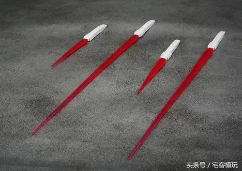 通过长短区分为gn光束军刀及gn光束匕首