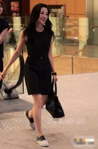 杨紫琼老了,皮肤暗黄皱纹多,骨瘦如柴看着真可怕!