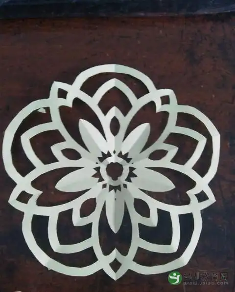 少年宫剪纸花叶剪法