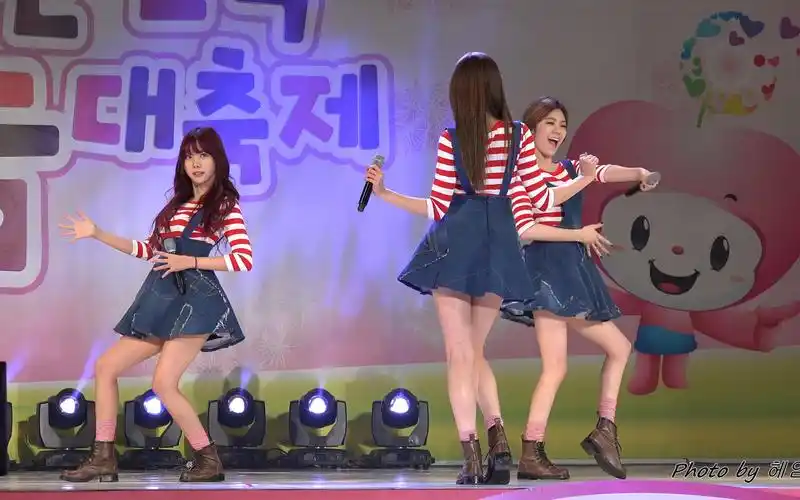 橘子焦糖orangecaramel4k高画质现场直拍合集附吴艺琳raina个人竖屏