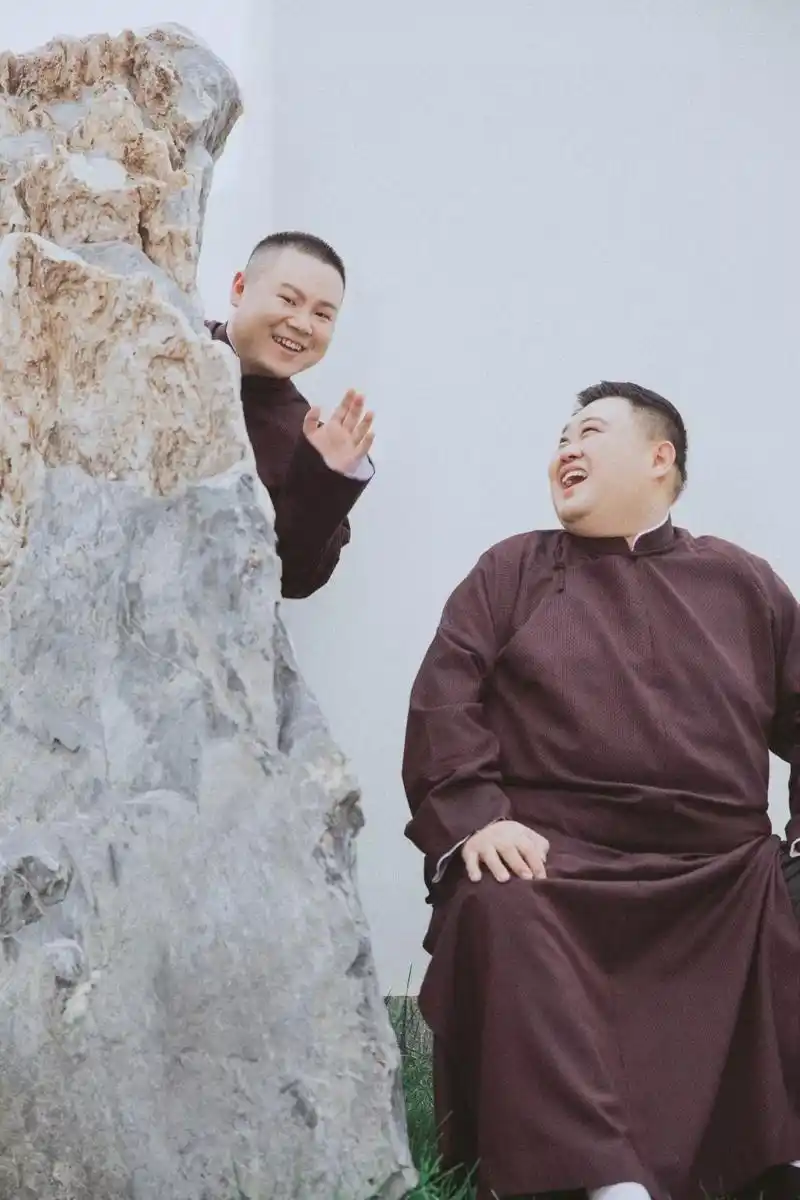 德云社角儿们宣传照更新啦!真是爱死这群自带仙气属性的男人了!