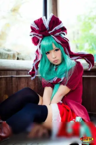 萌妹cos东方project键山雏 妹子你露底裤了!