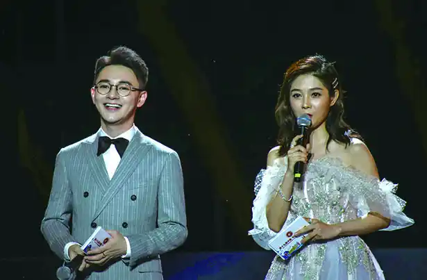 第十九届中国盱眙国际龙虾节侧记群星闪耀虾都歌声点燃山城