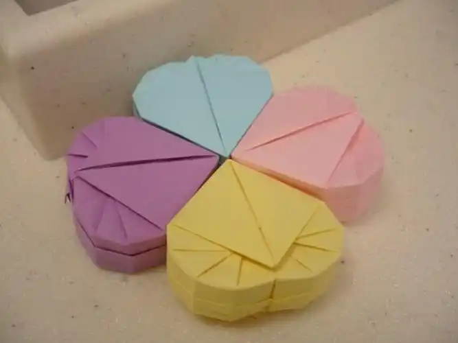 折纸心形盒子的折纸大全图解教程手把手教你制作折纸心形盒子.