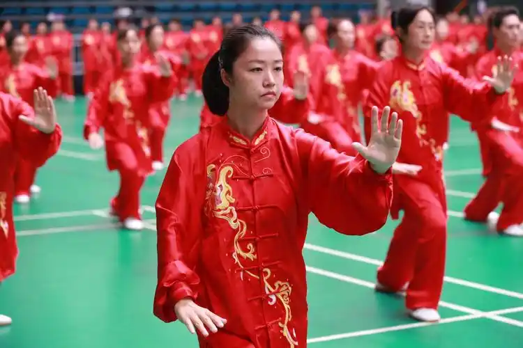 北京理工大学副教授,世界冠军邱慧芳表演太极拳.  受访者供图