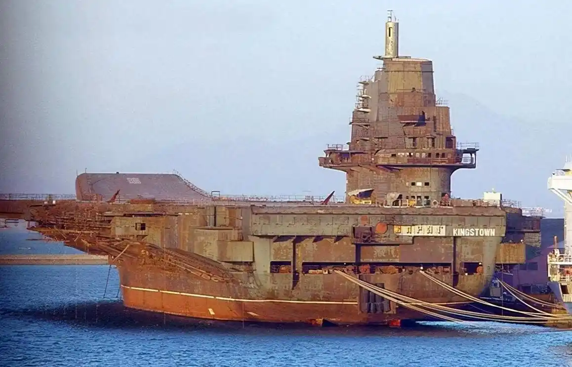 中国竞标"瓦良格号"航母