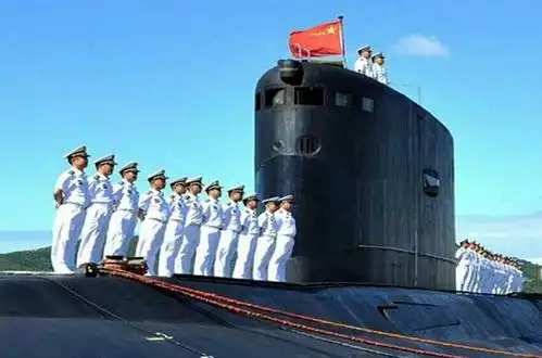 世界上唯一:中国潜艇遭遇海底断崖,"掉深"后成功自救脱险