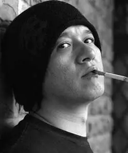 正文    孙仲    昨日下午6时,朝阳区安苑北里一栋居民楼,演员贾宏声