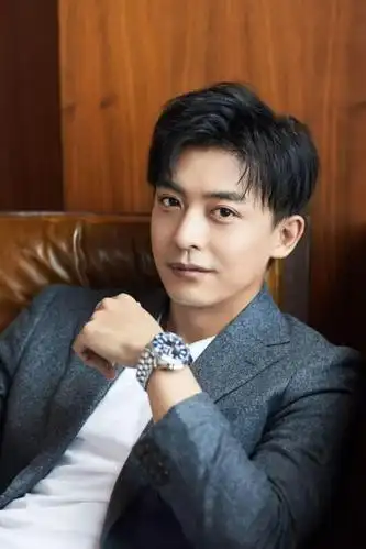 张伟扮演者晒自家豪宅,戏里穷小子戏外高富帅,他毕业一年就走红