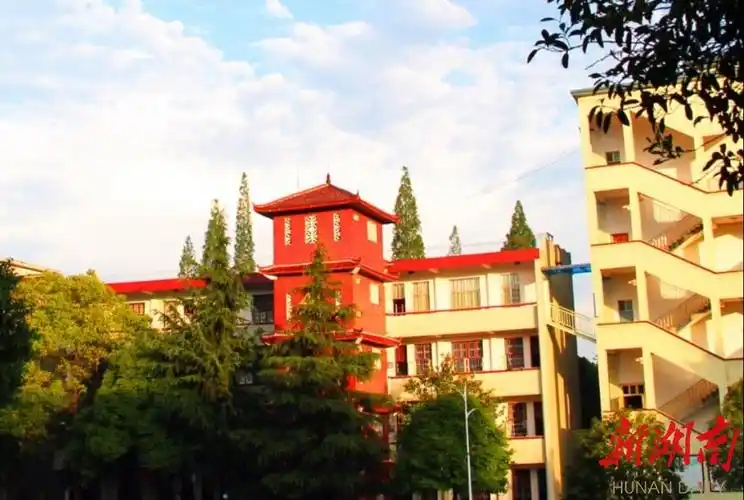 最美家乡推荐官之"最美校园"|如果,我在芷江一中遇见你