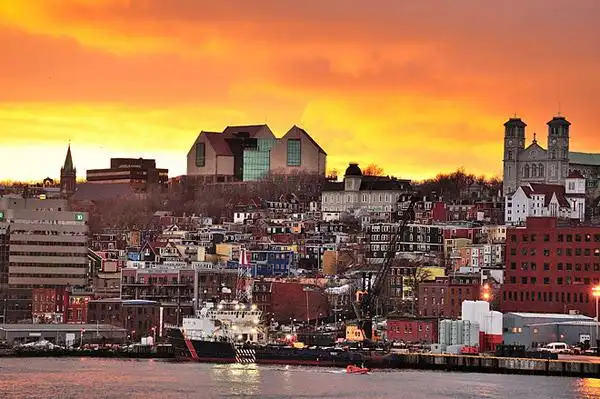 世界尽头走在北美最东端圣约翰斯