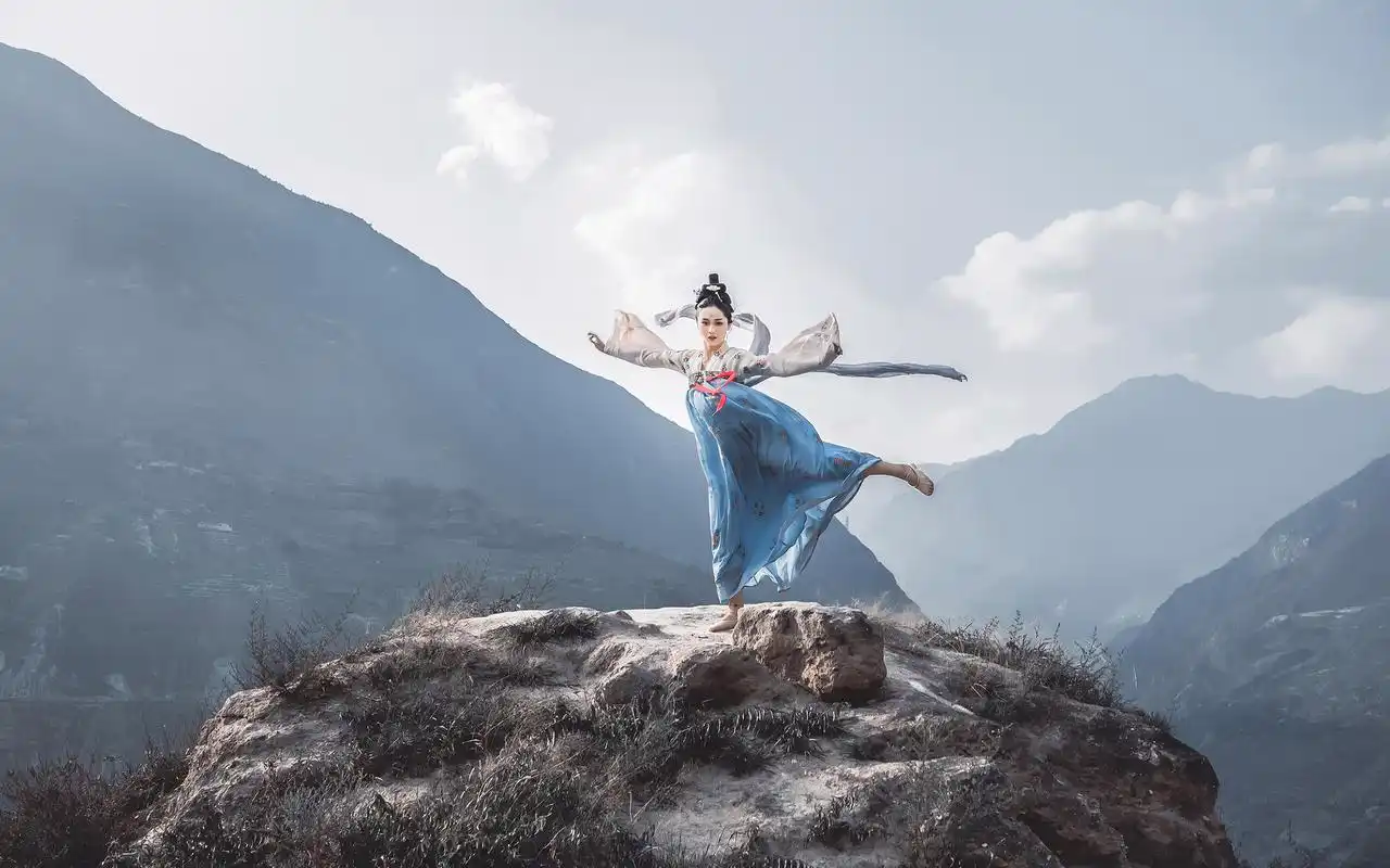 山峦之舞绝美古风美女高清电脑桌面壁纸(一)