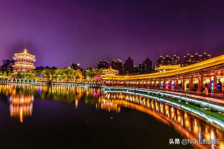西安最美夜景:灯火辉煌的热闹街景,重现昔日的大唐盛世