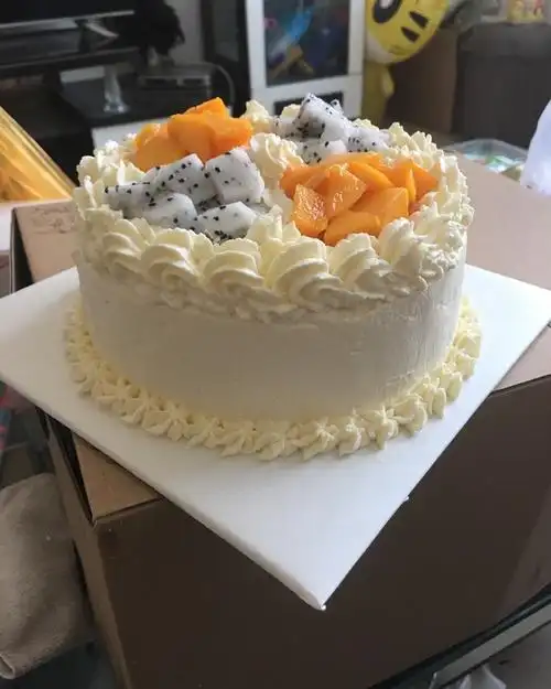 烘焙 生日蛋糕 钰宝妈咪做的生日蛋糕 赞 六寸戚风,铁塔奶油,细砂糖