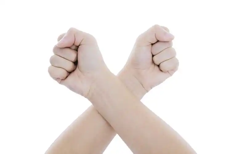 双手交叉素材-双手交叉图片-双手交叉素材图片下载-觅知网
