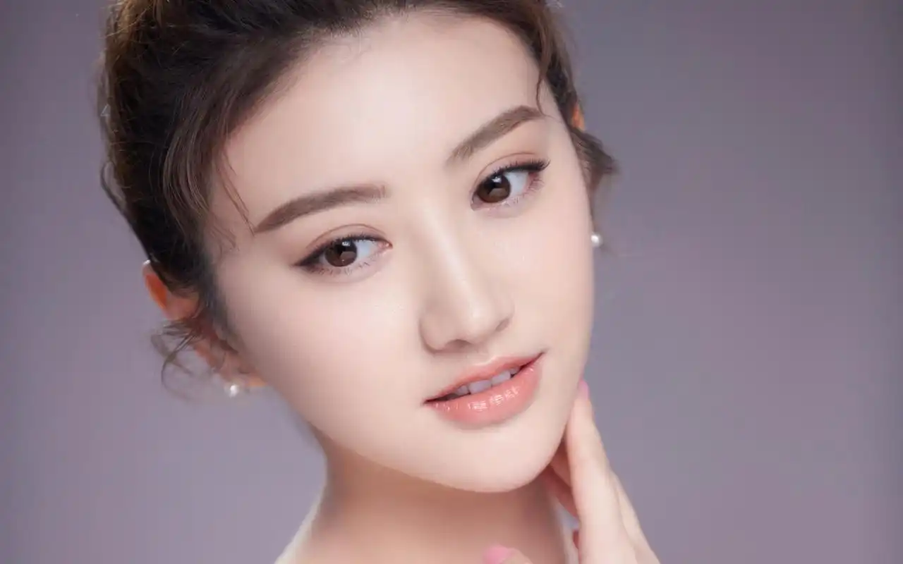 景性感礼服图片高清电脑桌面壁纸