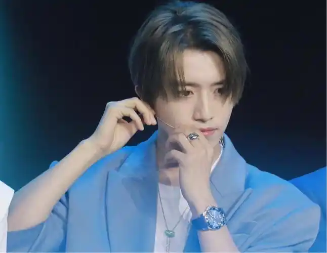 伯远为什么叫伯劳斯,他青春有你第几名?_15路驿站