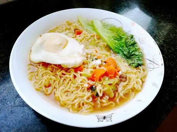 牛豆豆牛做的煮方便面