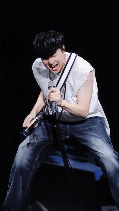 32丨手机壁纸版夏天来了,越穿越清爽了01#林俊杰真的好会going