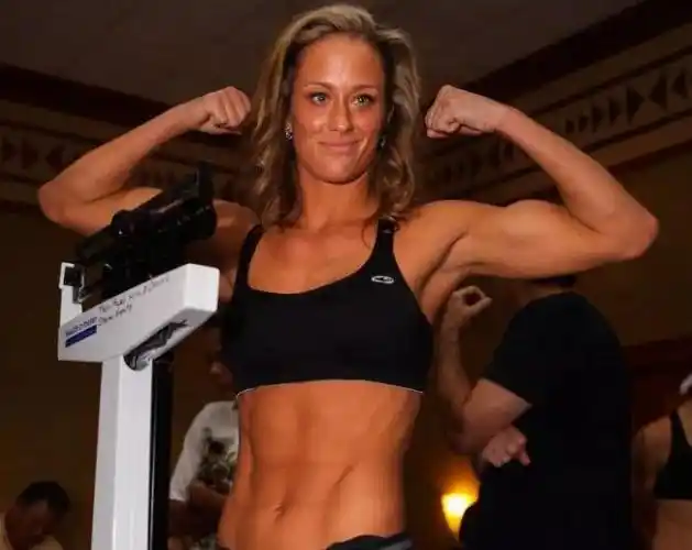 世界十大热门女性拳击手外表美丽身材性感