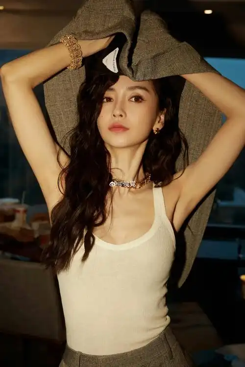 进取不止,驰骋不停,与上汽奥迪品牌进取大使杨颖angelababy一起,领略