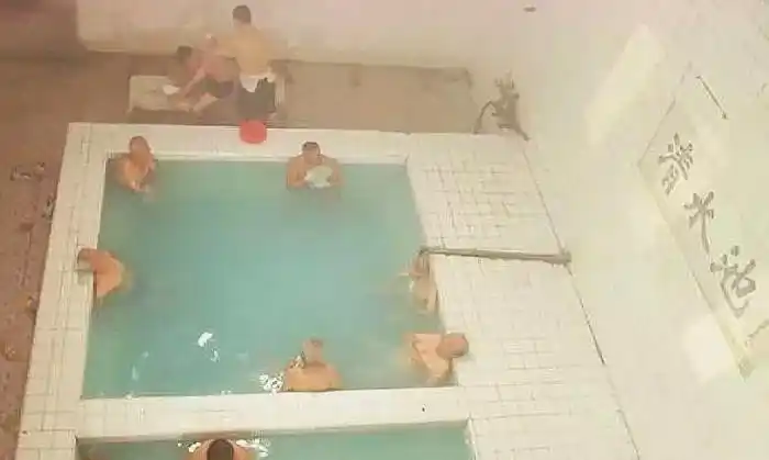 老北京澡堂文化,冬天的澡堂,不只有搓澡,还是北京人的一种怀念