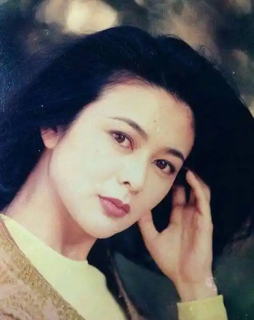 看了关之琳年轻的照片,感觉自己又恋爱了_黄飞鸿_李连杰_内心