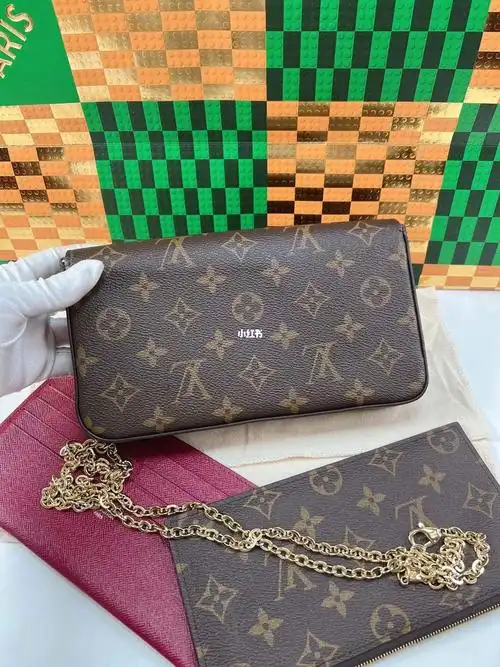 99新lv老花三合一链条包 这个包已经不需要做过多介绍,一包三用怎么都