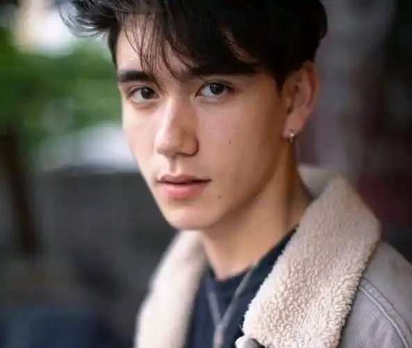 活动,还有粉丝跟和马说让他用我们的微博,还高兴地告诉河马他的微博账