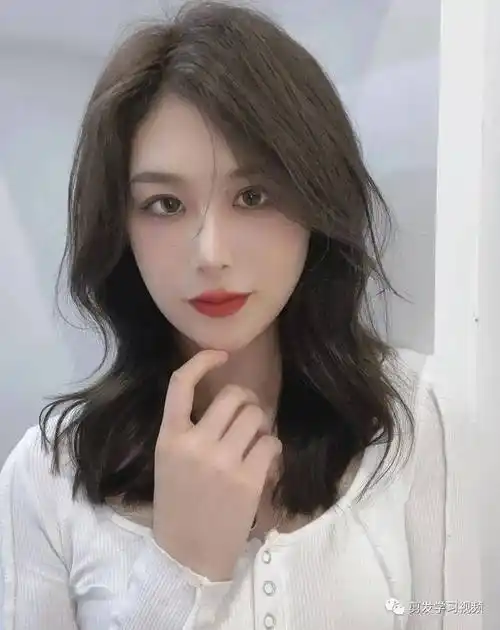 烫过的"卷锁骨发",美呀美呀!_发型_中国_形象