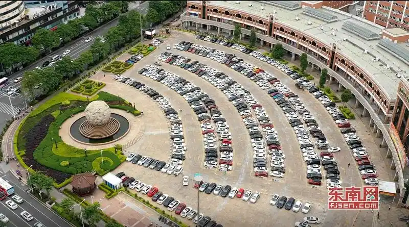 航拍泉州丰泽广场wifi信号满格