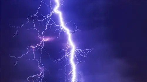 天空雷电唯美大自然图片