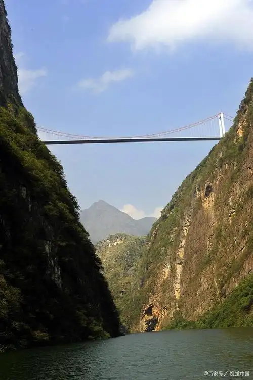 跨越两省,北盘江雄伟大桥