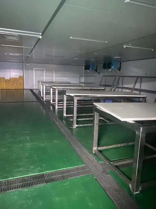 食品厂出租,现成环评,带地坪漆,现成装修.拎包生产价格便宜