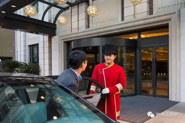 39.上海瑞金洲际酒店 礼宾部制服