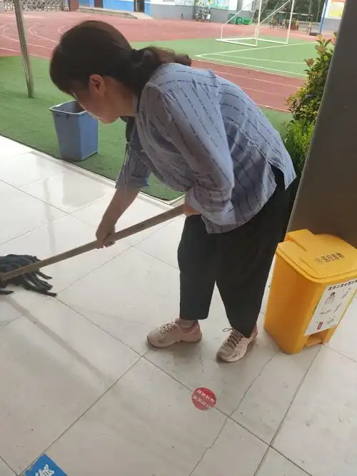 巩固卫生城市,守护美丽校园——开封市杨砦小学假期打扫卫生记录8.