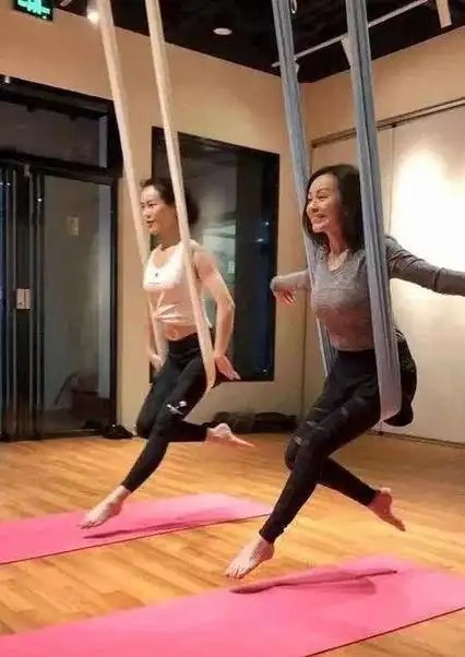 王琳:因"雪姨"走红,经历两段失败婚姻,年近五十依旧活出风采