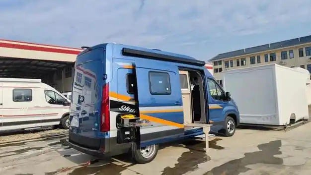 舜宇大通v90热门6座3卧房车生活设施齐全的旅居车